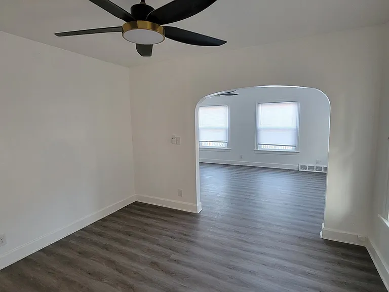 1274 W 89th St #2 — Photo 11