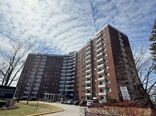 20 Chesterton Dr #218, Ottawa, ON K2E 6Z7