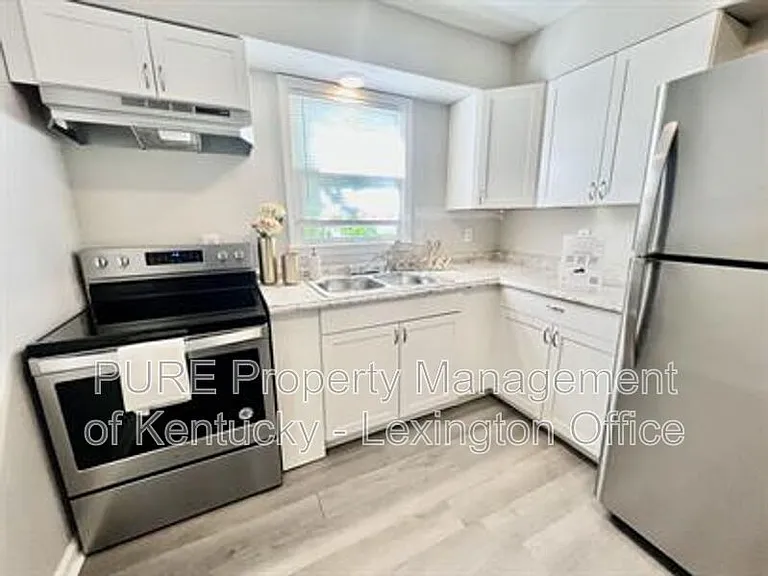 566 N Martin Luther King Blvd — Photo 4