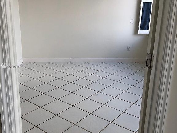 5th image of 18071 Biscayne Blvd APT 902