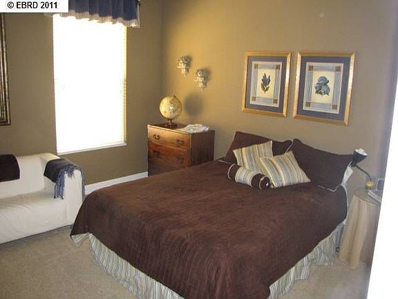 3rd image of 1142 Santa Lucia Dr