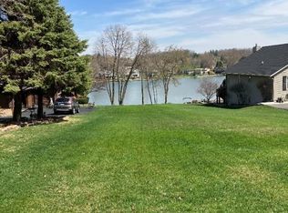 77 Delburne Dr, Davis, IL 61019