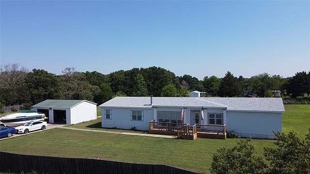1st image of 2496 Oakwood Dr