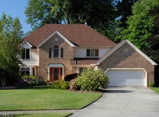 30925 Arlington Cir, Bay Village, OH