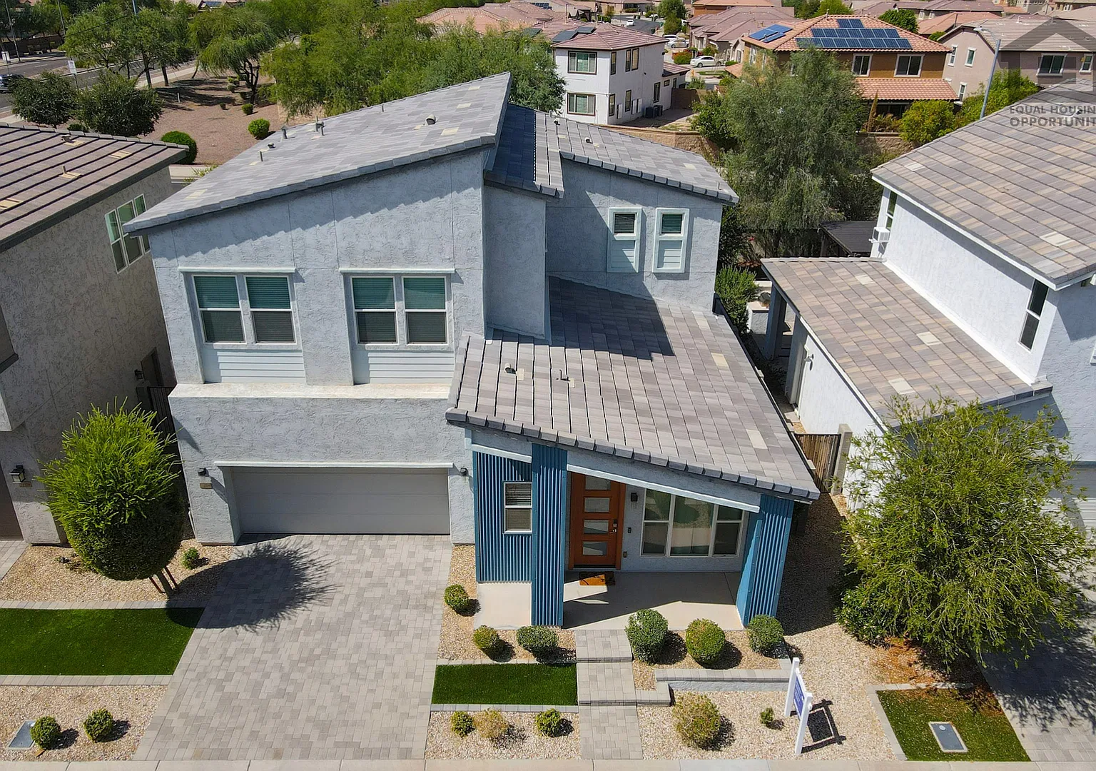 3bed/2.5bath Modern House In Goodyear! -- Modern Finishes! — Photo 3