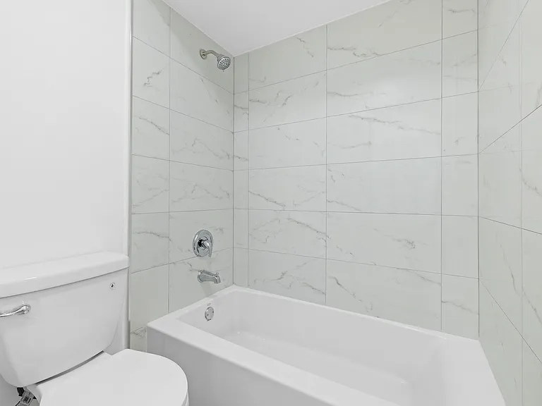 1111 SE 8th Ter #3F — Photo 13
