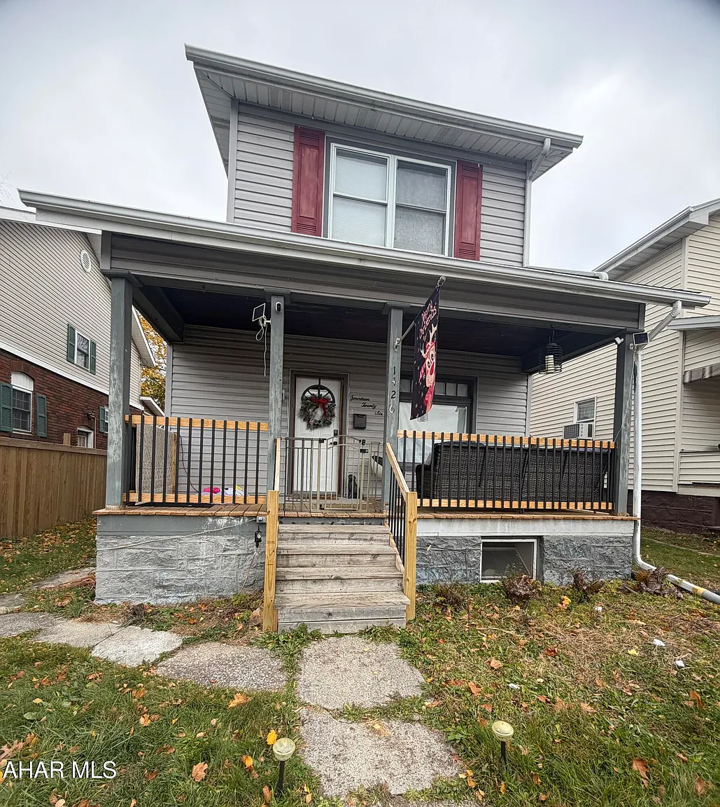 1426 20th Ave photo 1