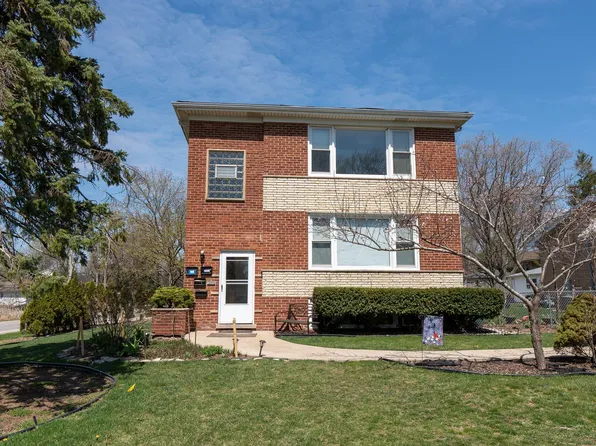 16W780 57th St, 16W780 57th Ct #1, Clarendon Hills, IL 60514
