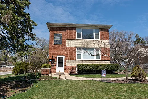16W780 57th Ct Photo 1