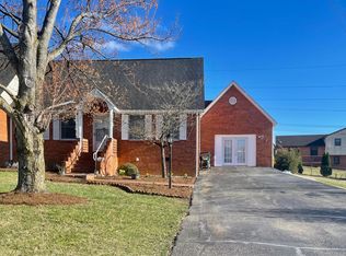 15 Scattergood Dr NE, Christiansburg, VA