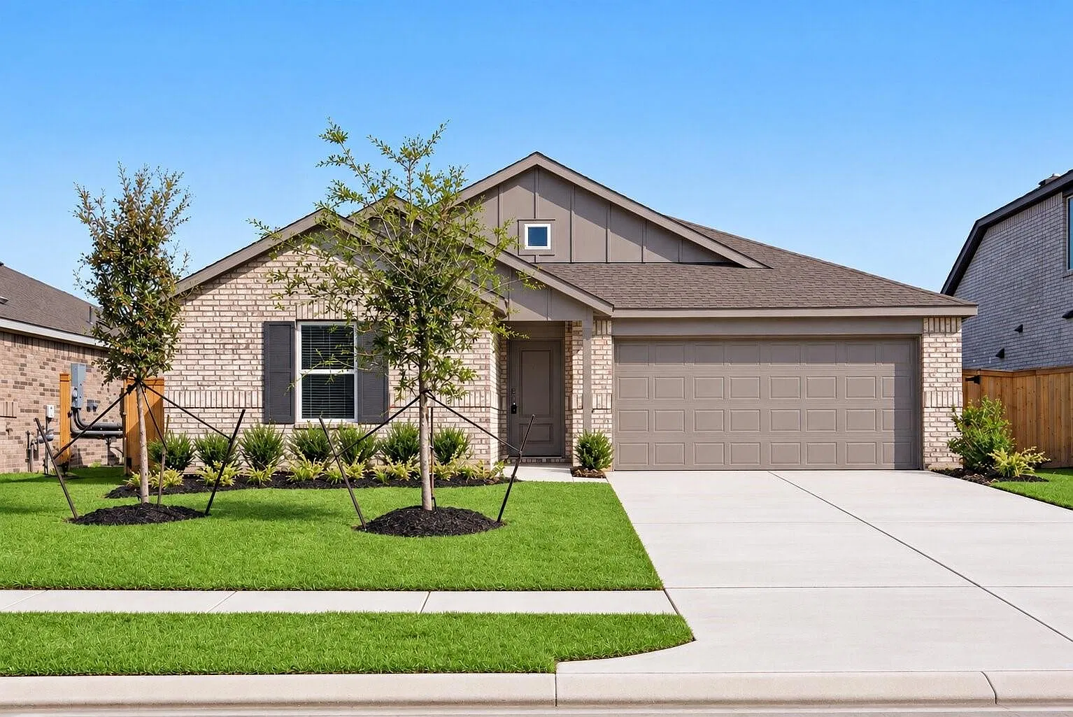 3 bed, 2.0 bath, 1621 sqft, $2,000 — Photo 1
