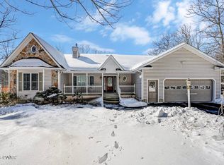 108 Mountain View Dr, Lords Valley, PA 18428