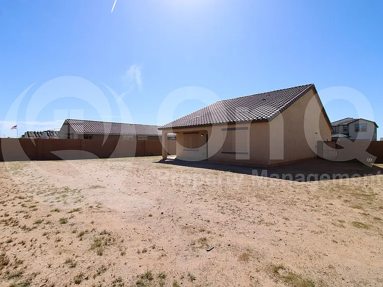 2450 E Alonso Dr — Photo 16