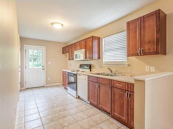 5th image of 196 Central Dr