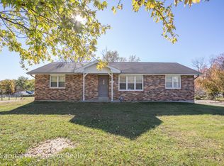 678 Branch Rd, Holts Summit, MO 65043