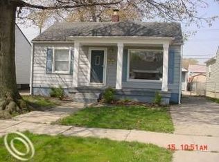 12148 Irene St, Southgate, MI 48195