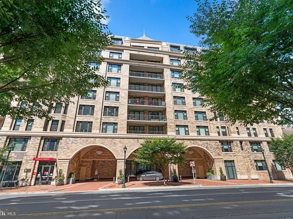 8302 Woodmont Ave APT 403, Bethesda, MD 20814