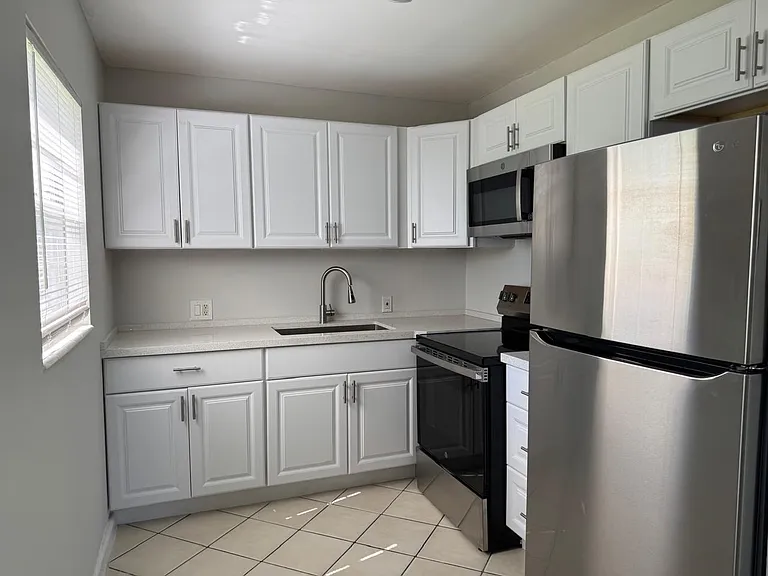 257 Fanshaw Dr #257 — Photo 3