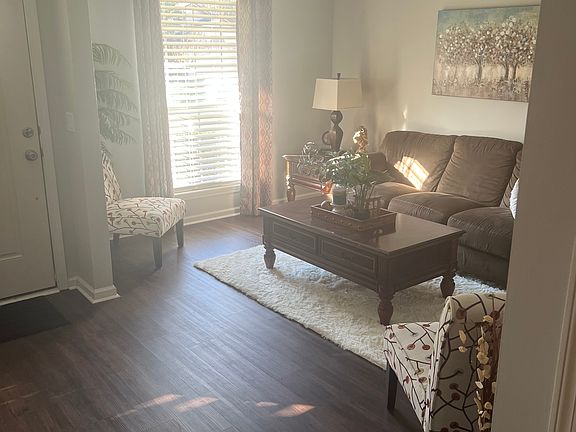3rd image of 11681 Stonebridge Dr N