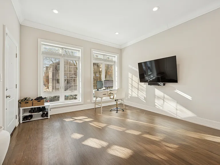 1214 W Fletcher St #11 — Photo 14