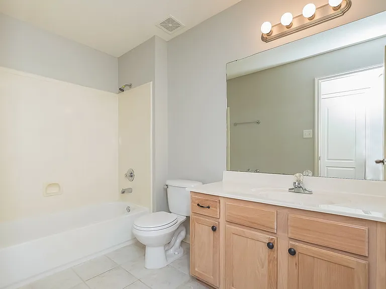 8725 Macon Rd — Photo 12