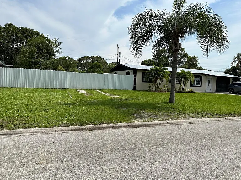 355 Johnston St — Photo 15