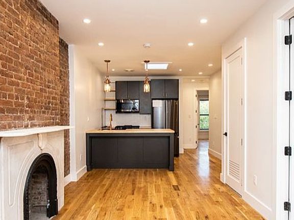 2nd image of 41 Vanderbilt Ave #7