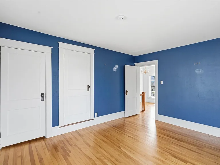198 Linden St — Photo 8