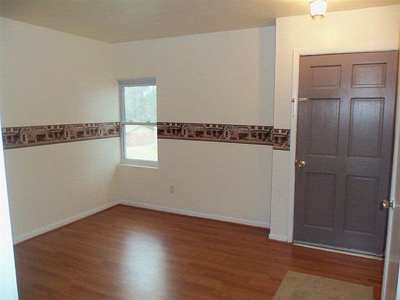 3rd image of 2917 Cumberland Dr