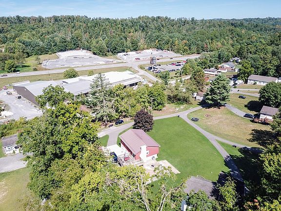 5th image of 125 Asbury Ct