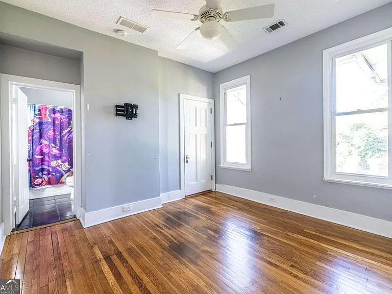 692 Myrtle St NE — Photo 50