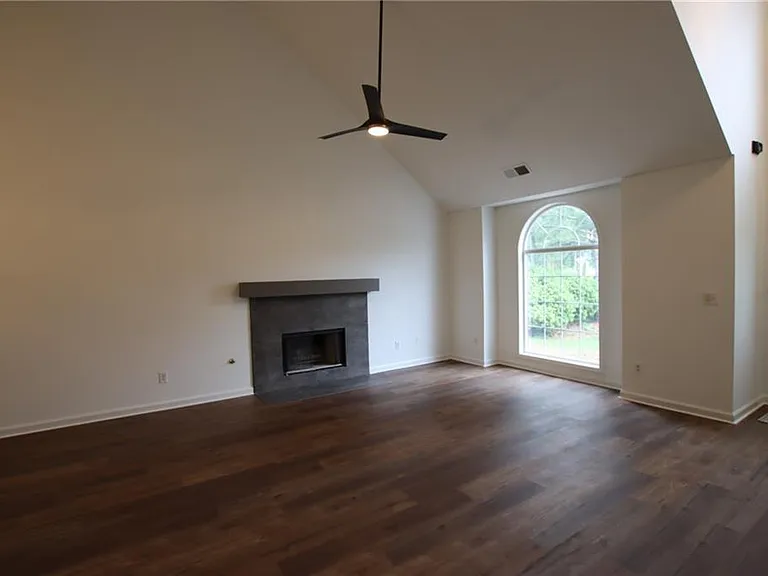 2256 Dresden Grn NW — Photo 5
