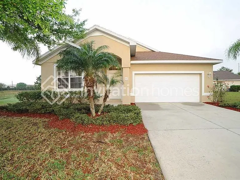 5015 Lakehurst Ct — Photo 1