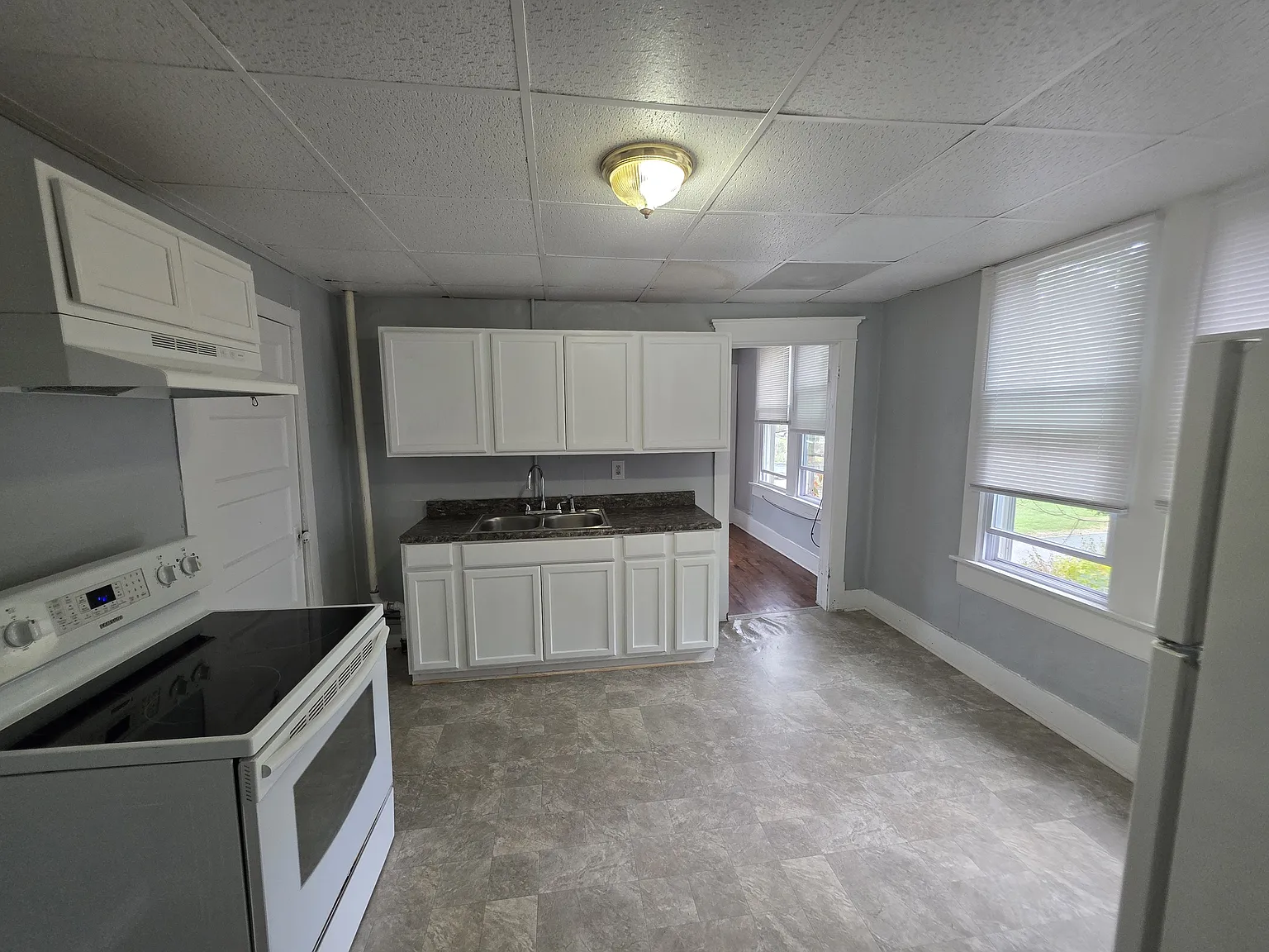 1 bed, 400 sqft, $750 — Photo 3