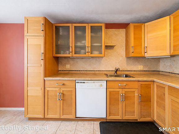 3rd image of 21 Towne House Road #21