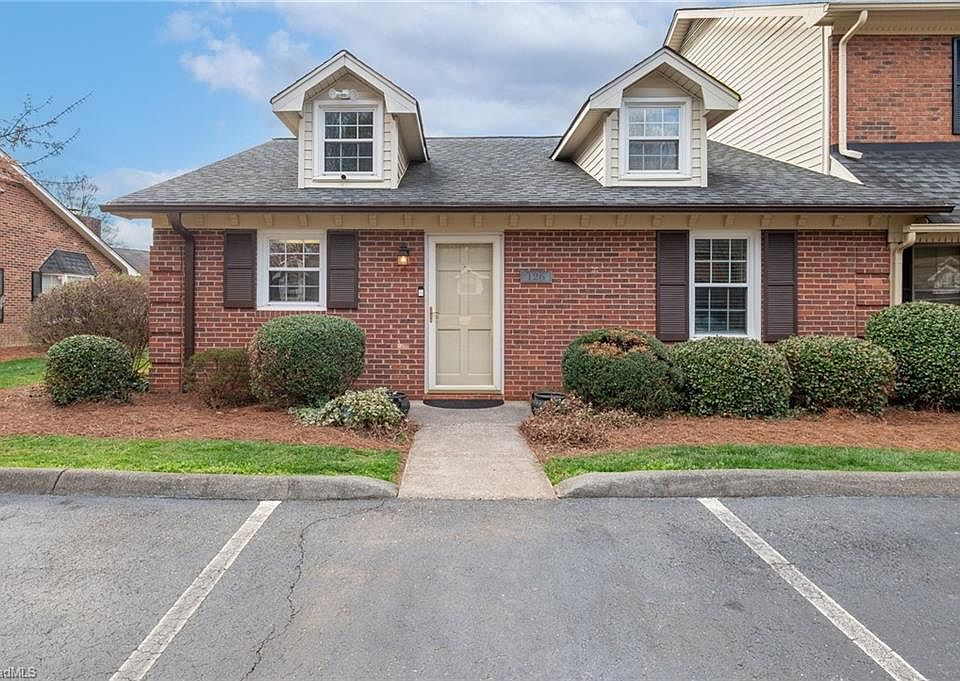1st image of 126 Chrisfield Cir