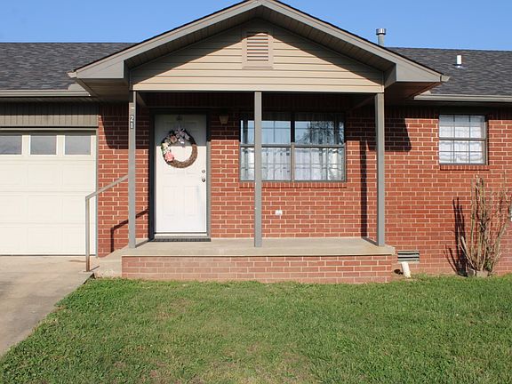 3rd image of 121 Zinc Rd E