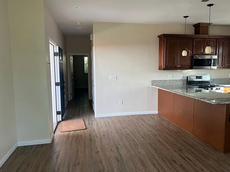 1013 Florida St — Photo 2