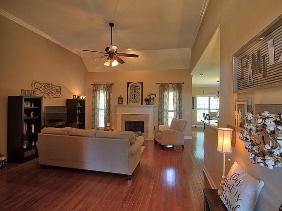 2nd image of 338 Sheffield Dr