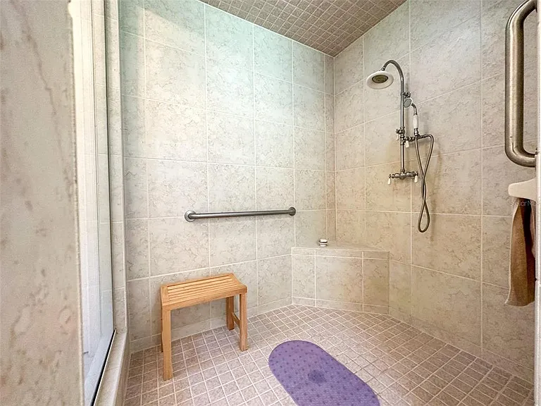 6425 NW 202nd Pl — Photo 40