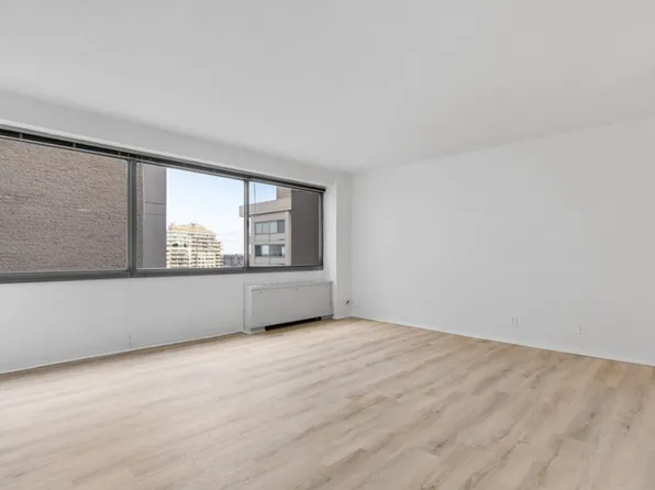 5500 Friendship Blvd APT 2326N, Chevy Chase, MD 20815