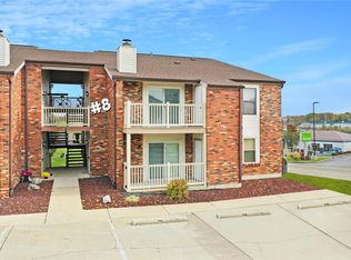 8 Meadowridge Condos E, Columbia, IL 62236
