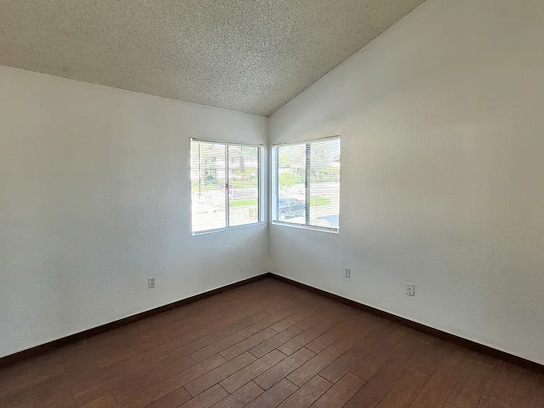 Tahoe Manor — Photo 10