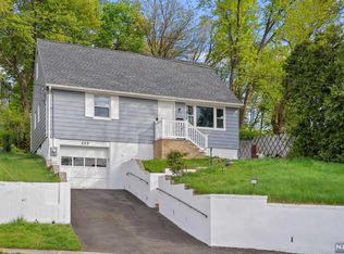 222 Floral Ln, Wood Ridge, NJ 07075