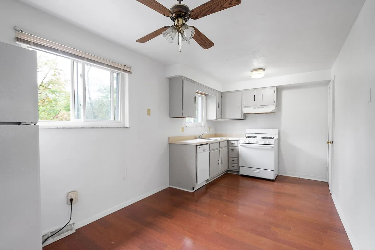 Building Photo - Baldwin Cathell Townhouses