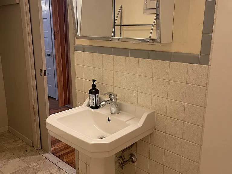 207 W Snyder St — Photo 16