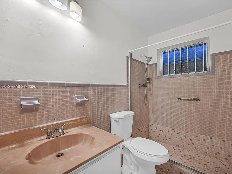 244 NW 43rd St — Photo 25