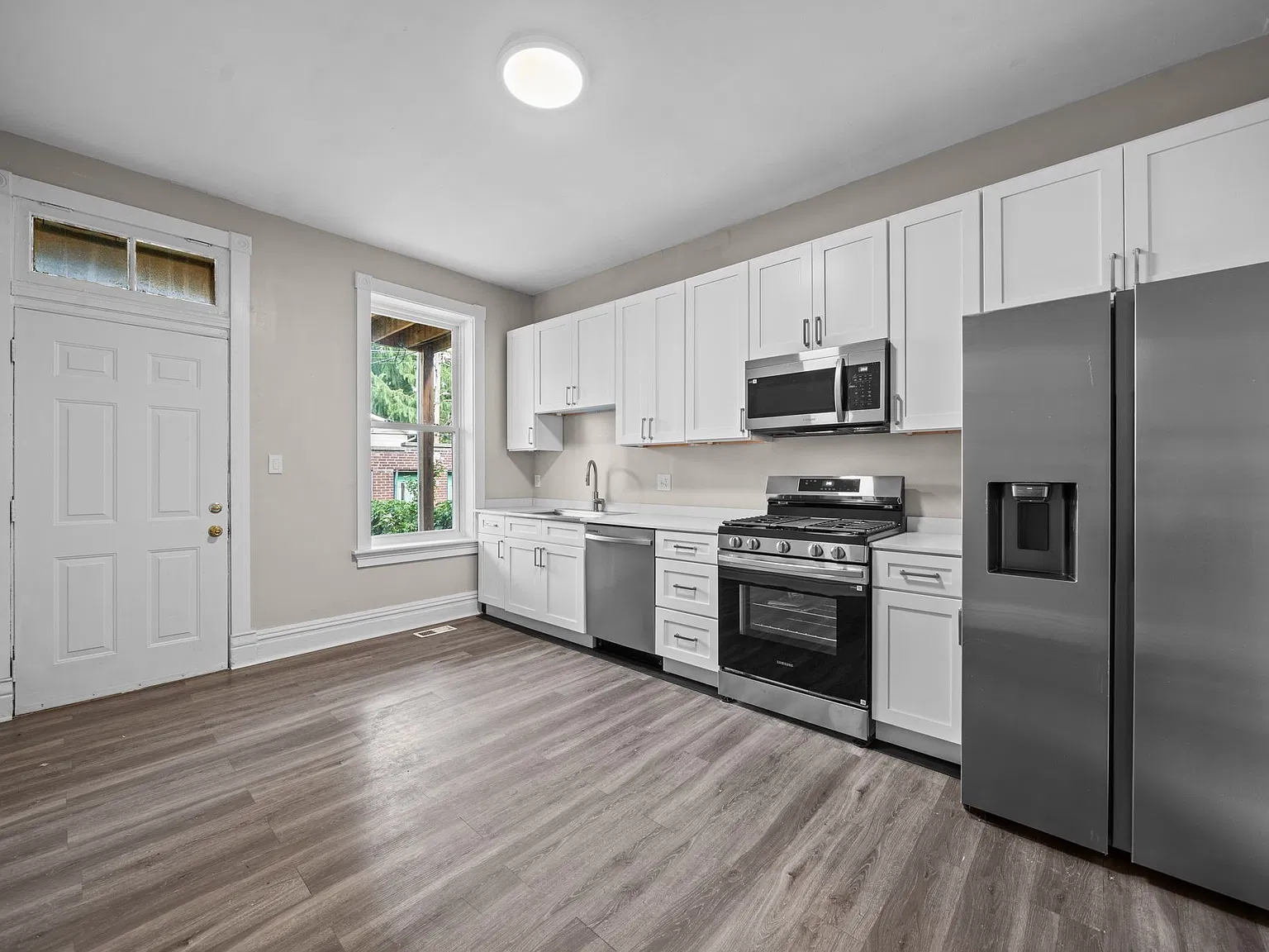 2 bed, 2.0 bath, 1800 sqft, $1,480 — Photo 1