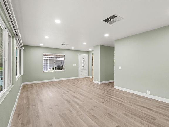 5th image of 4923 Gardendell Rd