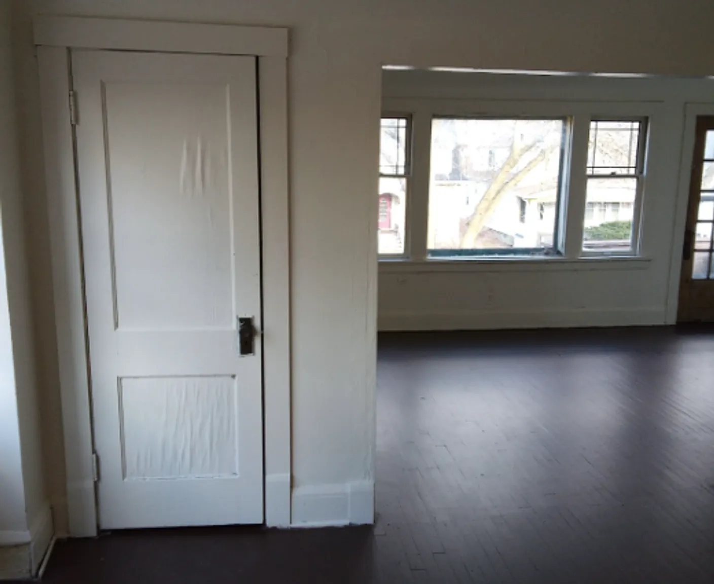 Spacious 3BR Lower Duplex Rental — Photo 2